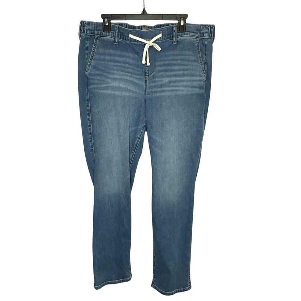 Torrid Weekend Boyfriend Super Soft Straight Leg Pull On Jeans Size 2 18/20